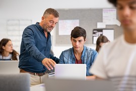 Cover articolo Il reclutamento dei docenti